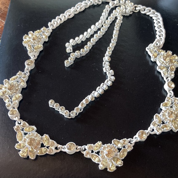 Zara rhinestone and white metal costume Neaklace - Picture 2 of 5